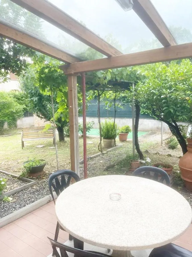 Villa Leda Vada 0*,  Italia